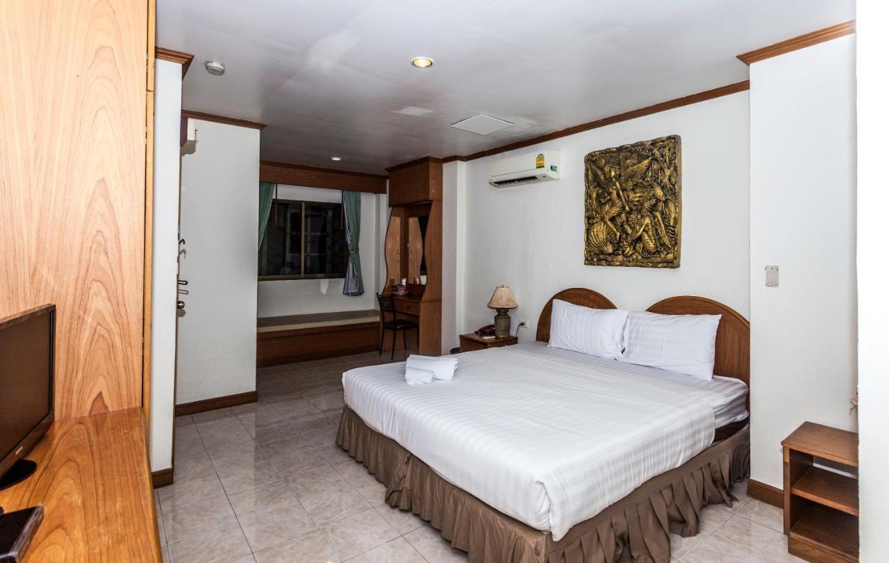 Отель Andaman Sea Patong Экстерьер фото