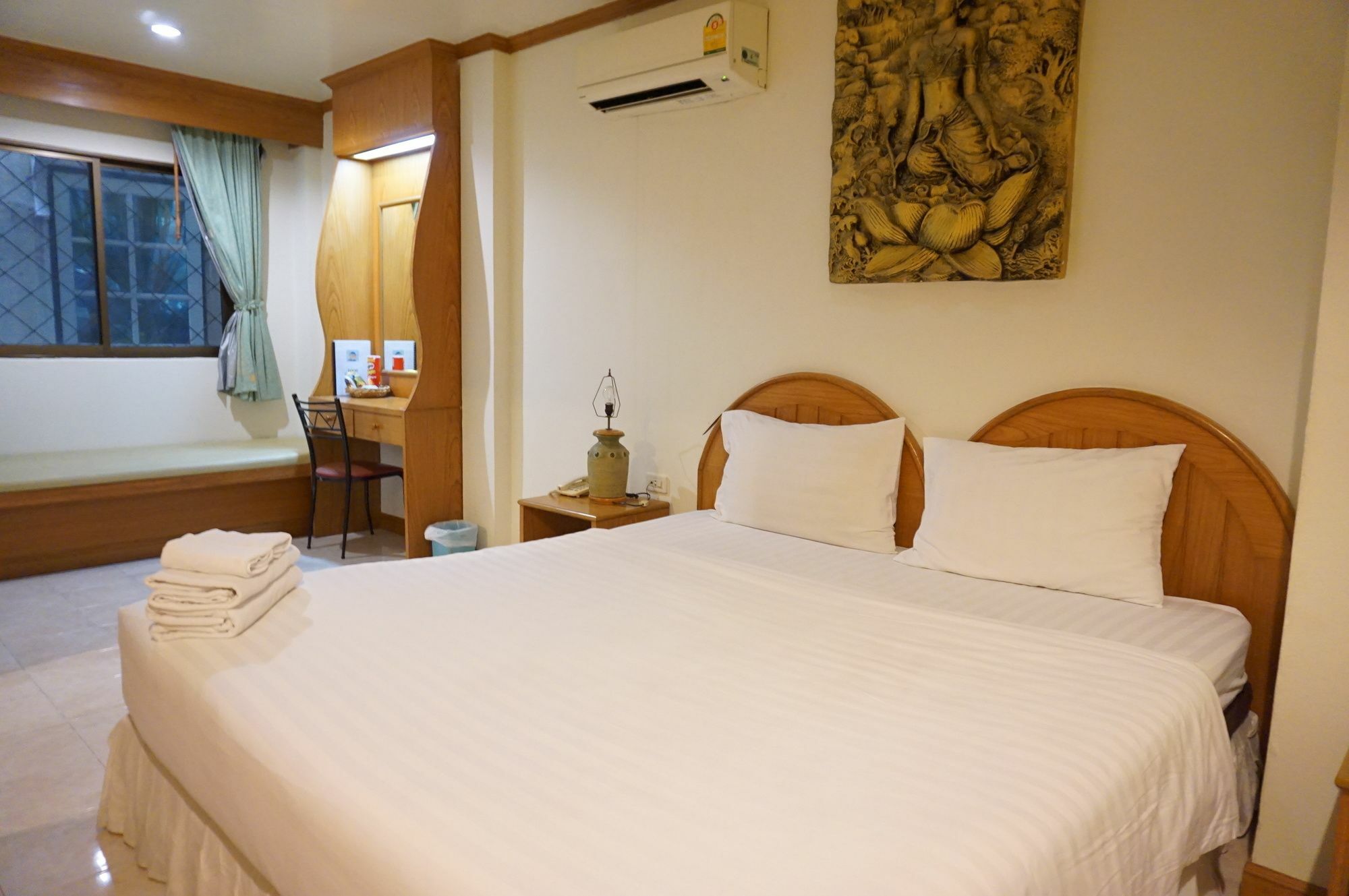 Отель Andaman Sea Patong Экстерьер фото